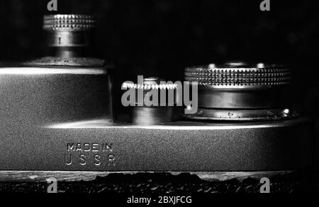 Schwarz-Weiß-Bild mit einer alten Fed 3 russischen Entfernungsmesser Kamera. Stockfoto