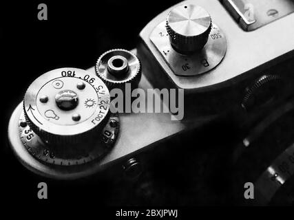 Schwarz-Weiß-Bild mit einer alten Fed 3 russischen Entfernungsmesser Kamera. Stockfoto
