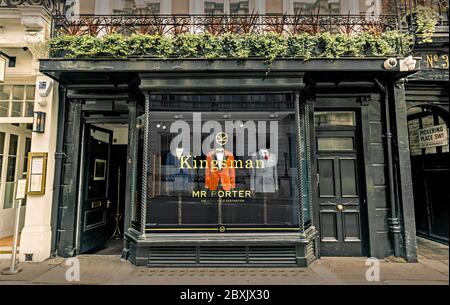 London - 14. Oktober 2017 - The Kingsman Replica Tailors Shop & HQ in St. James's, London, UK Stockfoto