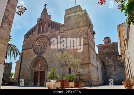 Alcudia Sant Jaume Kirche in der Nähe von römischen Mauer Mallorca Schlossinsel in Balearen-Spanien Stockfoto