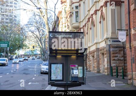 Telstra öffentliche Telefonzelle im Stadtzentrum von Sydney, NSW, Australien Stockfoto