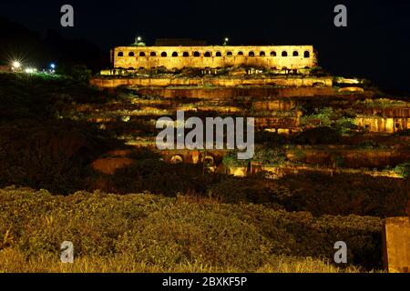 Die dreizehn Ebenen, die alten Kupfer-Raffinerie-Ruinen wird auch als “der Potala-Palast der Bergwerke in Taipei Taiwan Stockfoto