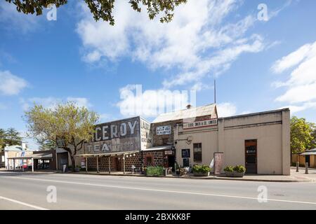 Tanunda South Australia 9. September 2019 : Antike Beschilderung für Viceroy Tea auf der Faszie eines Cafés in Tanunda, South Australia Stockfoto