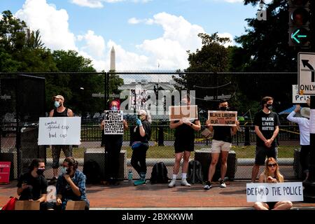 Protest vor dem neuen Black Lives Matter Plaza gegen den Mord an George Floyd, anderen schwarzen Personen durch die Polizei, Washington, DC, USA Stockfoto