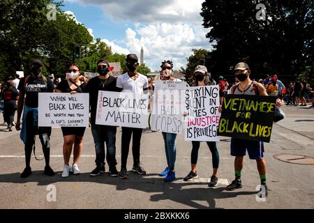 Protest vor dem neuen Black Lives Matter Plaza gegen den Mord an George Floyd, anderen schwarzen Personen durch die Polizei, Washington, DC, USA Stockfoto