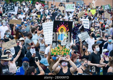 Houston Tillotson University. Juni 2020. Protestler nehmen an der Black Austin Rallye und march for Black Lives an der Houston Tillotson University Teil. Austin, Texas. Mario Cantu/CSM/Alamy Live News Stockfoto