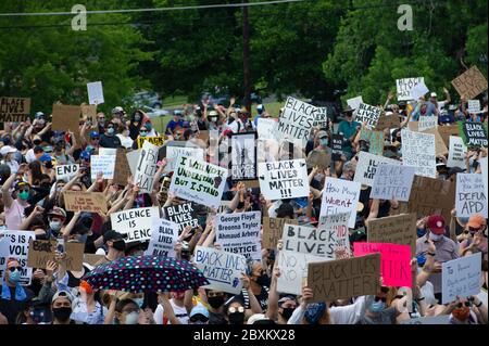 Houston Tillotson University. Juni 2020. Protestler nehmen an der Black Austin Rallye und march for Black Lives an der Houston Tillotson University Teil. Austin, Texas. Mario Cantu/CSM/Alamy Live News Stockfoto