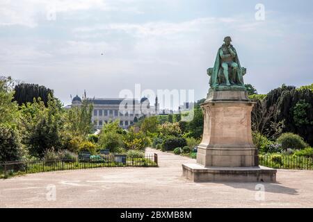Paris, Frankreich - 25. April 2020: Der Jardin des plantes (französischer Garten der Pflanzen) ist der wichtigste botanische Garten Frankreichs. Es befindet sich in Paris Stockfoto