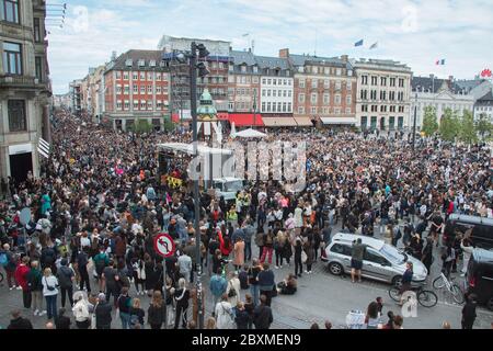 Demonstration für Black Lives Matter in Kopenhagen. Die offizielle Anzahl der Teilnehmer betrug 15.000, aber in Wirklichkeit kamen noch viele hinzu. Stockfoto