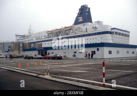 Stolz auf Bilbao P&O Passagierfähre im Jahr 1994 in Bilbao, Spanien angedockt Stockfoto