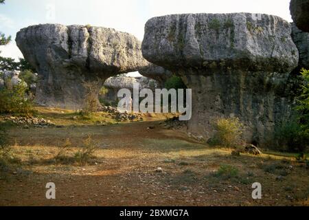 Felswände in der verzauberten Stadt Cuenca, eine geologische Stätte in der Nähe der Stadt Cuenca, die durch Erosion aus dem nahe gelegenen Fluss Jucar in Spanien gebildet wird Stockfoto