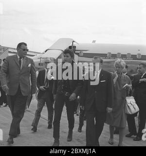 Michael Landon. Amerikanischer Schauspieler. 1936-1991. Berühmt für seine Rolle in der amerikanischen fernsehserie Bonanza, in der er Little Joe spielte. Abgebildet bei einem Besuch in Schweden 1962 und Ankunft am Arlanda Flughafen in Stockholm. Stockfoto