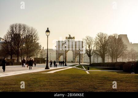 Triumphbogen des Carrousel und Louvre Museum, Paris, Ile-de-France, Frankreich Stockfoto