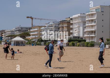 VENEDIG, ITALIEN - MAI 23: Blick auf Jesolo Strand, von heute haben sie die Strände in Venetien am 23. Mai 2020 in Venedig, Italien wieder eröffnet. Stockfoto