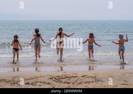 VENEDIG, ITALIEN - MAI 23: Blick auf Jesolo Strand, von heute haben sie die Strände in Venetien am 23. Mai 2020 in Venedig, Italien wieder eröffnet. Stockfoto