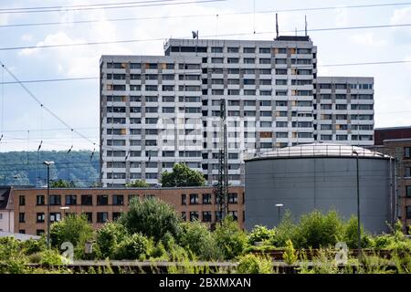 08. Juni 2020, Niedersachsen, Göttingen: Das Iduna-Zentrum. Bei mehreren großen privaten Feiern in Göttingen wurden mehrere Personen mit dem neuartigen Coronavirus infiziert. Nach diesem Ausbruch der Korona muss sich die Bevölkerung möglicherweise auf zusätzliche restriktive Maßnahmen einstellen. Foto: Swen Pförtner/dpa Stockfoto