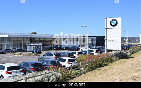 BMW-Autos im Verkauf in Chandlers Auto Showrooms in Rustington West Sussex, die wieder geöffnet sind, nachdem Coronavirus Lockdown Beschränkungen wurden erleichtert Photog Stockfoto