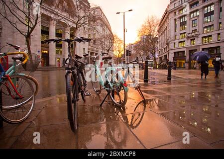 Wet Rainy Kingsway, London, England Stockfoto