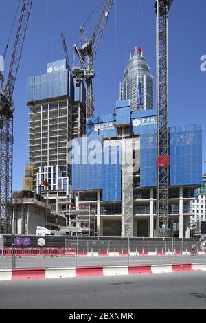 Neue Wohnblöcke im Bau bei One Nine Elms Entwicklung in der Nähe von Vauxhall, London, Großbritannien. Stockfoto