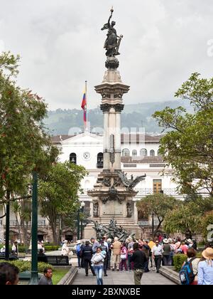 Freiheitsstatue auf dem Unabhängigkeitsplatz, Quito, Ecuador Stockfoto