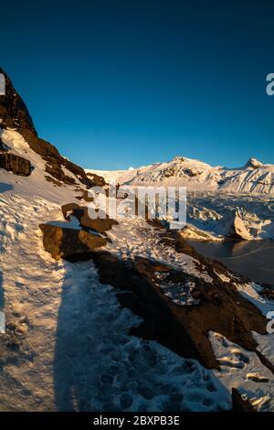 Svinafellsjokull Glacier View im Winter Schnee in Island Stockfoto