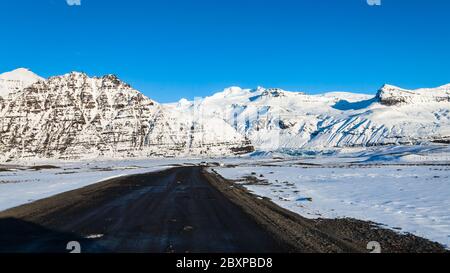 Svinafellsjokull Glacier View im Winter Schnee in Island Stockfoto