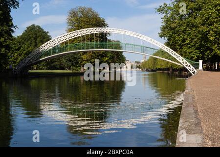 Suspension Bridge over River Great Ouse, Bedford, Bedfordshire, England, Großbritannien, Europa Stockfoto