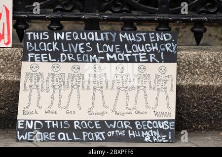 London, Großbritannien. Juni 2020. London nach Wochenende von Black Lives Matter Protest. Kredit: JOHNNY ARMSTEAD/Alamy Live News Stockfoto