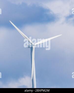 Isolierte Windkraftanlage Schottland Kopierraum Stockfoto