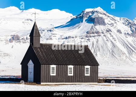 Budir Kirche oder besser bekannt als die Schwarze Kirche in Island Stockfoto