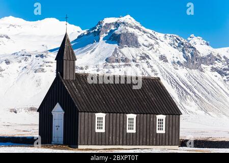 Budir Kirche oder besser bekannt als die Schwarze Kirche in Island Stockfoto