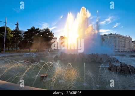 Wien. Brunnen des Hochstrahlbrunnens und Straßenansicht von in Wien, Hauptstadt von Österreich Stockfoto