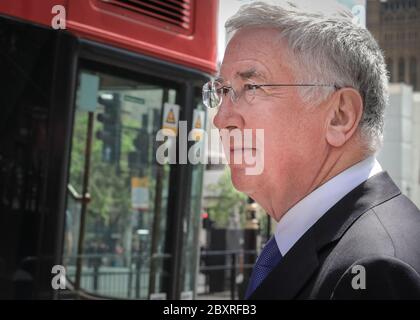 Sir Michael Fallon, ehemaliger Verteidigungsminister, Politiker der Konservativen Partei, Abgeordneter von Sevenoaks, in Westminster Stockfoto