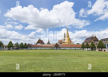 Wat Phra Kaew, Thailand - 08. Juni 2020 :- Tempel des Smaragdbuddhas (offiziell bekannt als Wat Phra Sri Rattana Satsadaram gilt als der am meisten Stockfoto