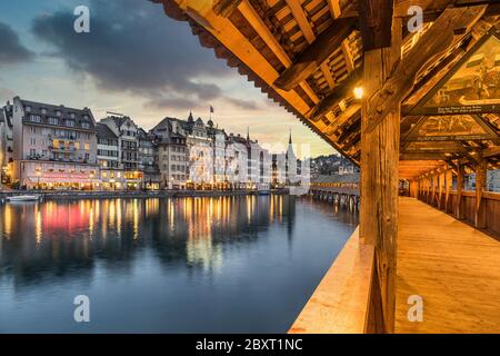 Kapellbrücke an Luzern Stockfoto