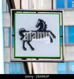 London, Großbritannien. Juni 2020. Lloyds Bank schwarz Horse Logo gesehen, eine an einer ihrer Niederlassungen. Kredit: Dave Rushen/SOPA Images/ZUMA Wire/Alamy Live News Stockfoto