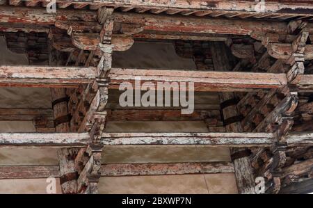 Das große hölzerne Südtor, das Nandaimon-Tor, am Eingang zum Todaiji-Tempelgehäuse für die Nio-Könige. Wächter. Stockfoto