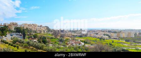 Panoramablick auf Paphos bei schönem Wetter. Zypern Stockfoto