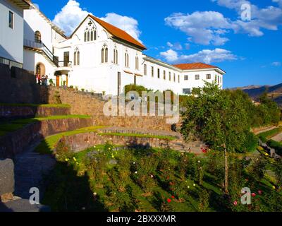 Gärten in der Kirche Santo Domingo und Coricancha Tempel, Cusco, Peru Stockfoto