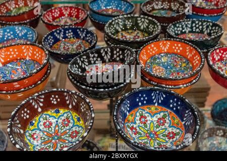 Keramik-Schalen zum Verkauf in Old Town Albuquerque, New Mexico Stockfoto