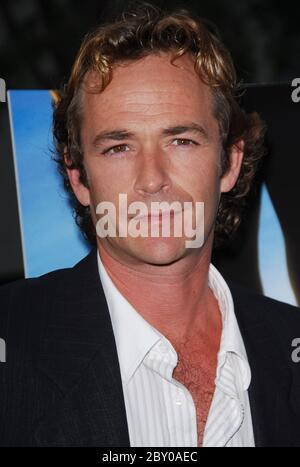Luke Perry bei der Premiere der HBO Original Serie 'John from Cincinnati' in Los Angeles im Paramount Theater, Paramount Picture Studios in Hollywood, CA. Die Veranstaltung fand am Donnerstag, 31. Mai 2007 statt. Foto: SBM / PictureLux - Dateireferenz # 34006-5290SBMPLX Stockfoto