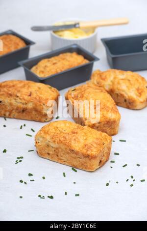 Hausgemachte Cheddar Käse Mini Loaf Scones Stockfoto