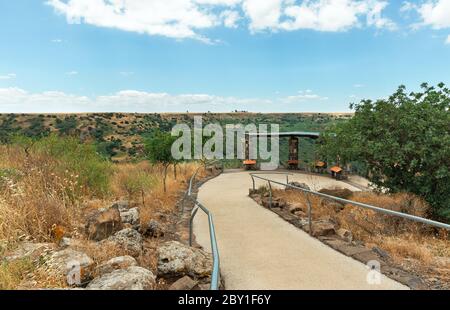 Landschaft auf den Golanhöhen gegen den blauen Himmel in Israel Stockfoto