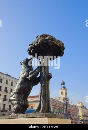 Bär mit Erdbeerbaum, Madrid, Spanien Stockfoto