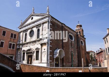 Die historische Kirche San Sebastiano (St. Sebastian) in Venedig, Italien. Die Pfarrkirche des großen Künstlers Veronese. Stockfoto