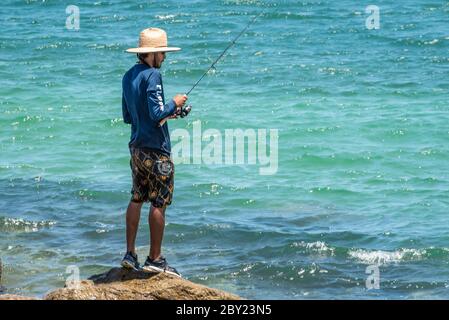 Salzwasserfischen in Ponce Inlet, zwischen Daytona Beach und New Smyrna Beach, Florida. (USA) Stockfoto