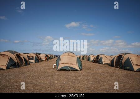 Die Zeltstadt der Australian Defence Force wurde am Boden errichtet, um die Unterstützung und den Wiederaufbau von Kangaroo Island nach den Buschfeuern vom 2020. Januar zu unterstützen. Stockfoto
