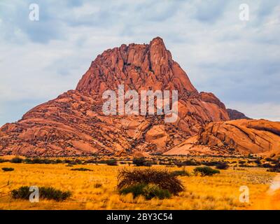 Spitzkoppe Berg - kahle Granitspitze in Namibia Stockfoto