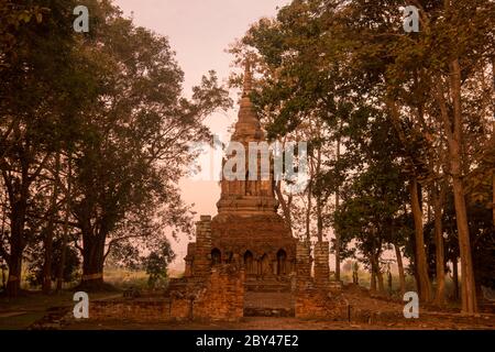 Der Wat Pa Sak in der Stadt Chiang Saen im Norden der Stadt Chiang Rai in Nordthailand. Thailand, Chiang Sean, November 2019 Stockfoto