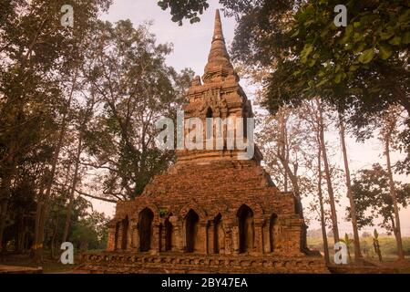 Der Wat Pa Sak in der Stadt Chiang Saen im Norden der Stadt Chiang Rai in Nordthailand. Thailand, Chiang Sean, November 2019 Stockfoto